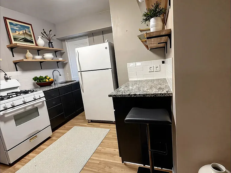 418 Fewel St — Photo 8