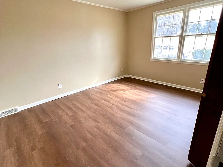 600 Brooks Rd — Photo 14