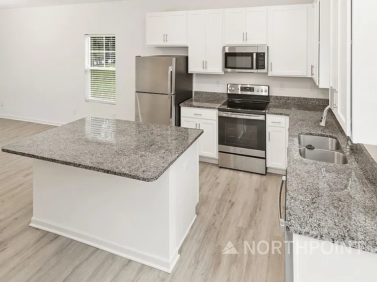 4105 Snyder Dr — Photo 8