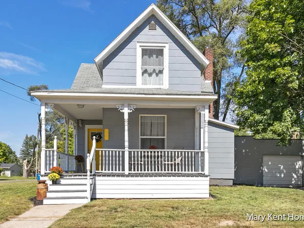 303 Fremont St, Middleville, MI 49333