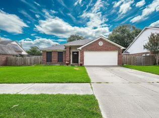 4525 Allegro Dr, Seabrook, TX 77586