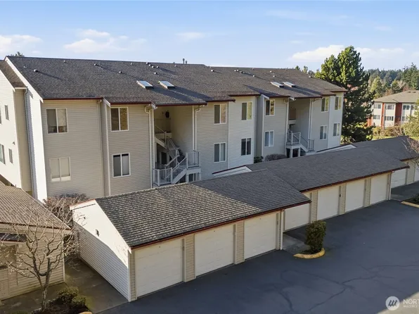 23007 Lakeview Drive #A303, Mountlake Terrace, WA 98043