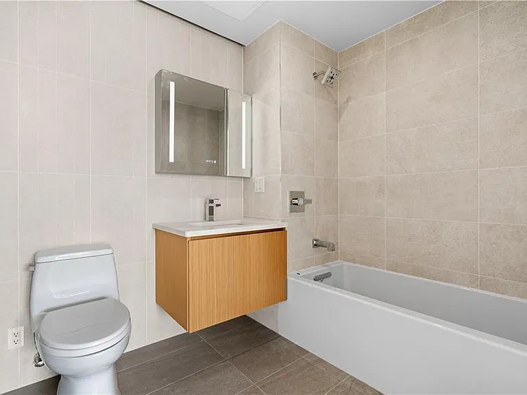 2286 Cropsey Ave #13E — Photo 7