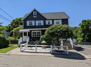 35 14th St, Locust Valley, NY 11560