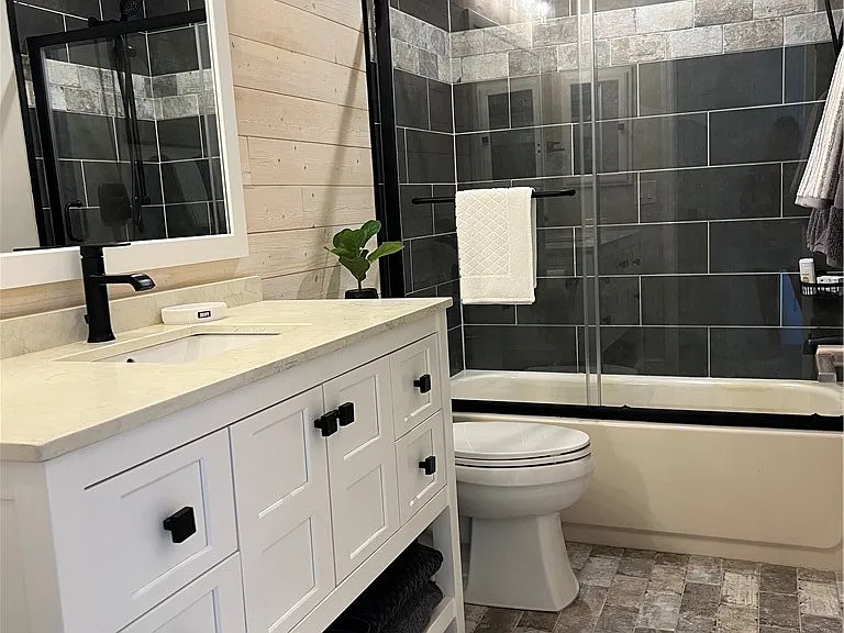 13226 Winsford Ln — Photo 14