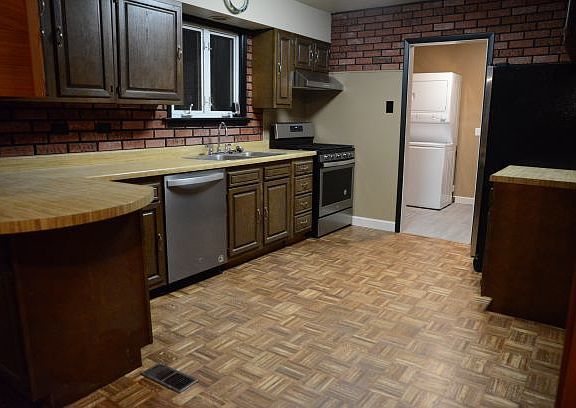 5th image of 2310 N Pine Ave