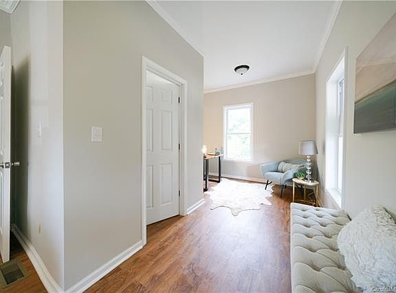 4th image of 3027 Celia Ave