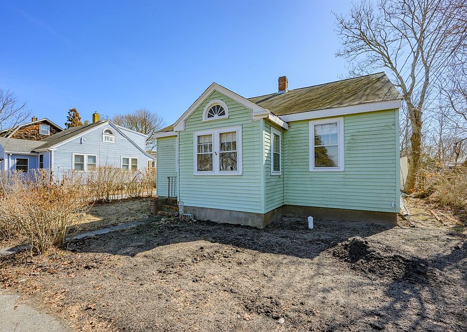 1st image of 65 Louis St