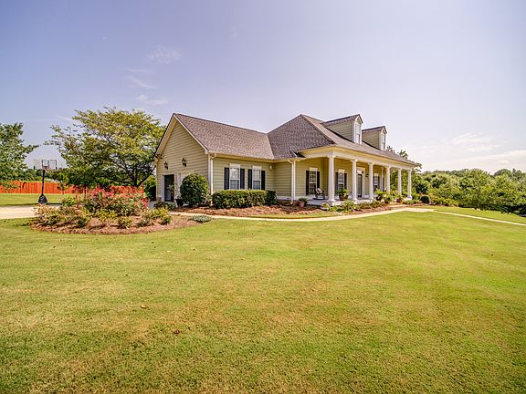 4th image of 45 Highland Park Dr