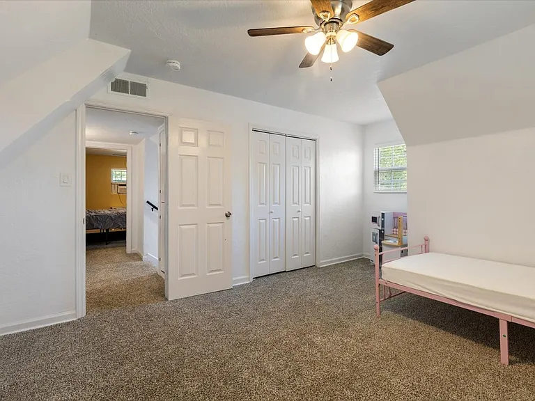 122 NE Angus St — Photo 24