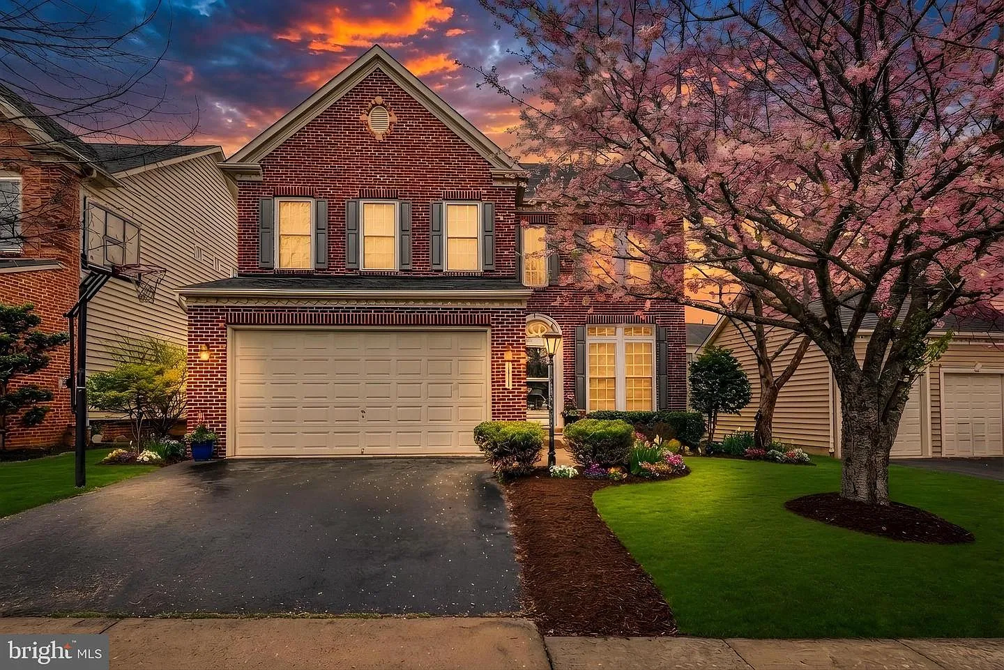 4 bed, 3.5 bath, 3708 sqft, $4,395 — Photo 2