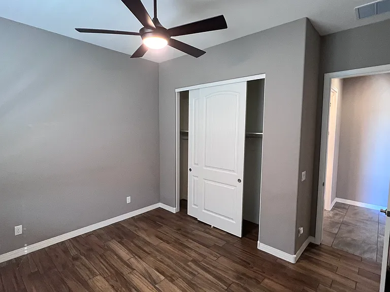 5681 N Bay Hill Ct — Photo 3