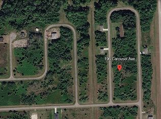 196 Carousel Ave, Labelle, FL 33935