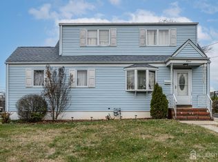1 Ovington Ave, Edison, NJ 08817