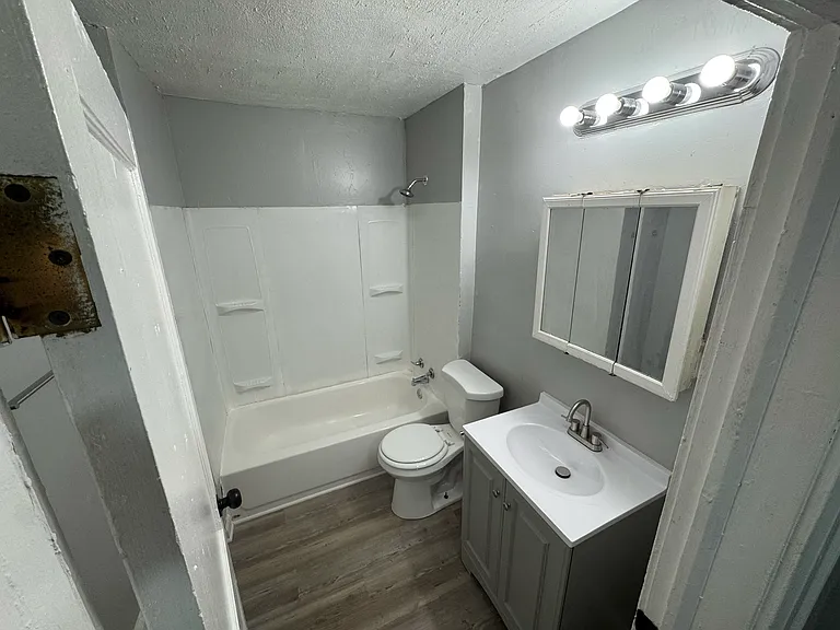 12701 Rexford Ave — Photo 18