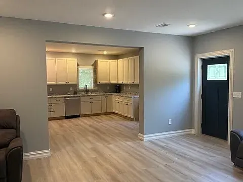 3 bed, 1520 sqft, $1,800 — Photo 2
