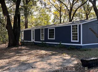 11 Old Spring Lake Dr, Hawkinsville, GA 31036