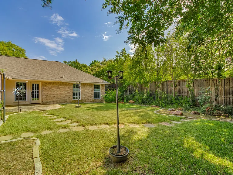 355 Aspenway Dr — Photo 23