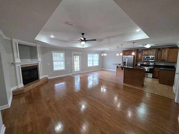 5th image of 107 Camellia Dr #1