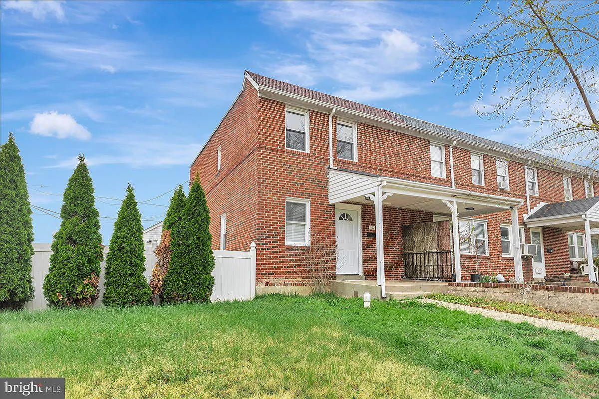 302 Endsleigh Ave photo 1