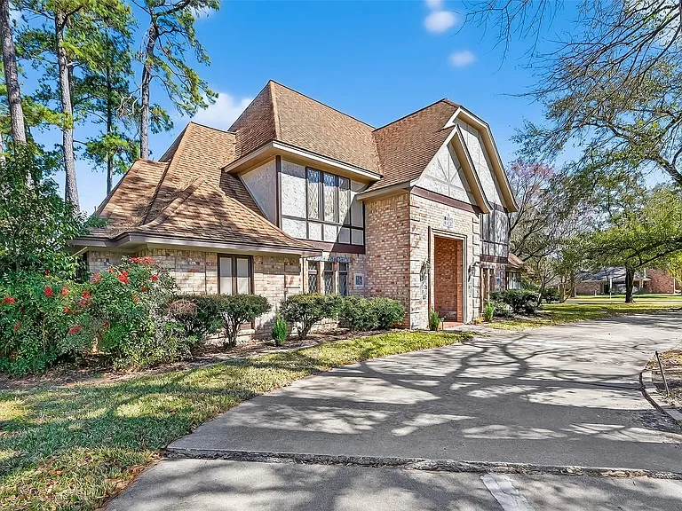 11302 Hylander Dr — Photo 4