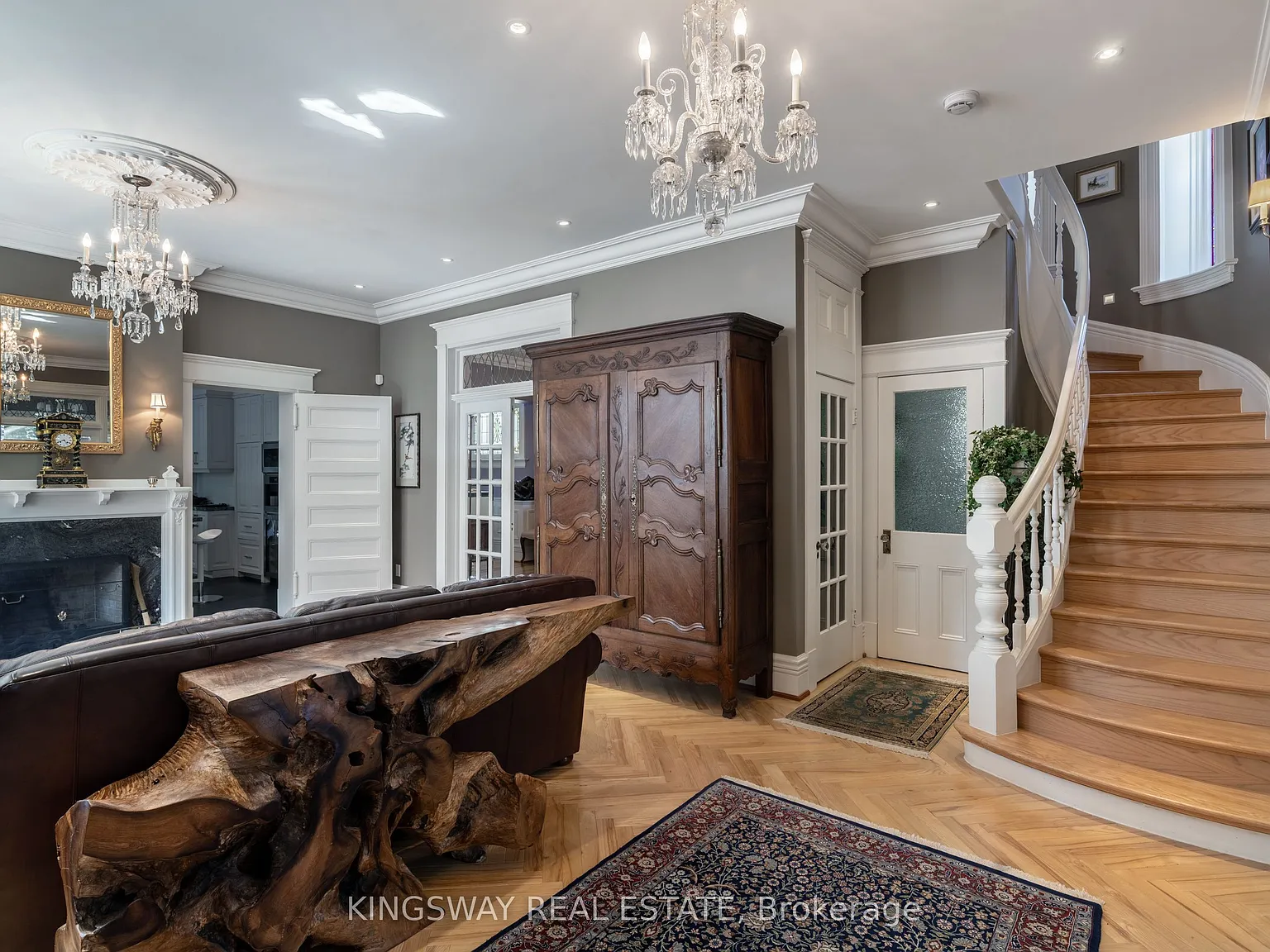 6 bed, $8,900 — Photo 3