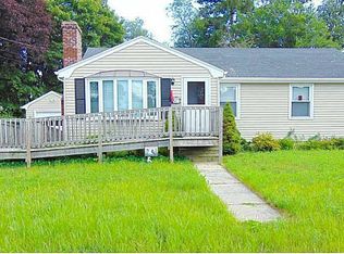 42 Winthrop St, Riverside, RI 02915
