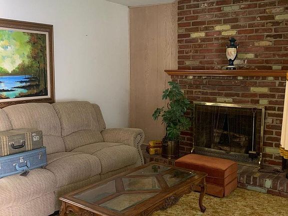 2nd image of 732 N Watts Ave