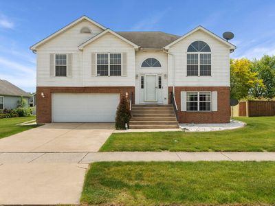 323 Quail Dr, Hobart, IN, 46342