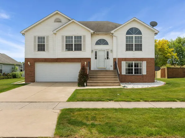323 Quail Dr, Hobart, IN 46342