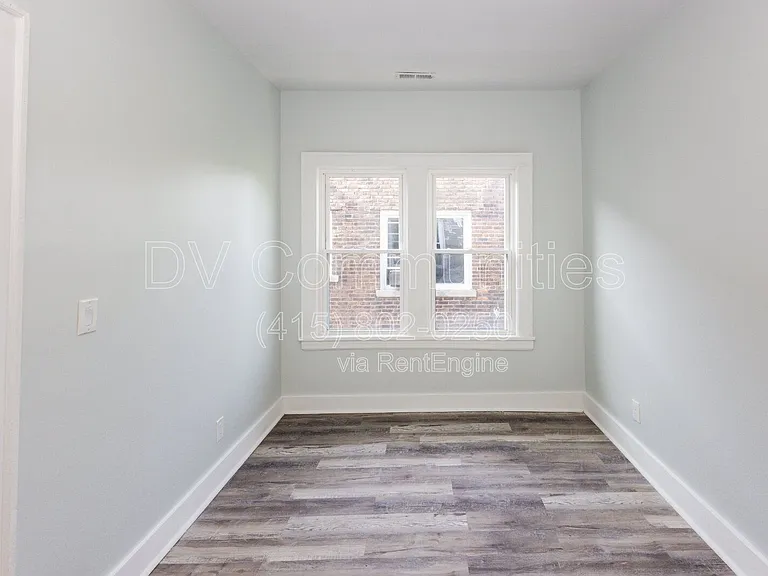 3296 E 149th St #10 — Photo 9