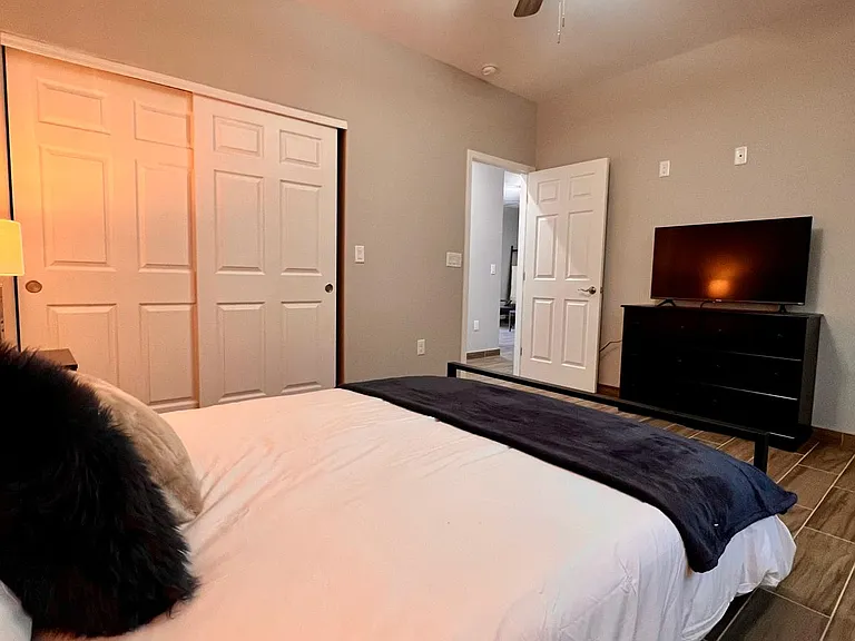 997 N Contzen Ave #2 — Photo 11