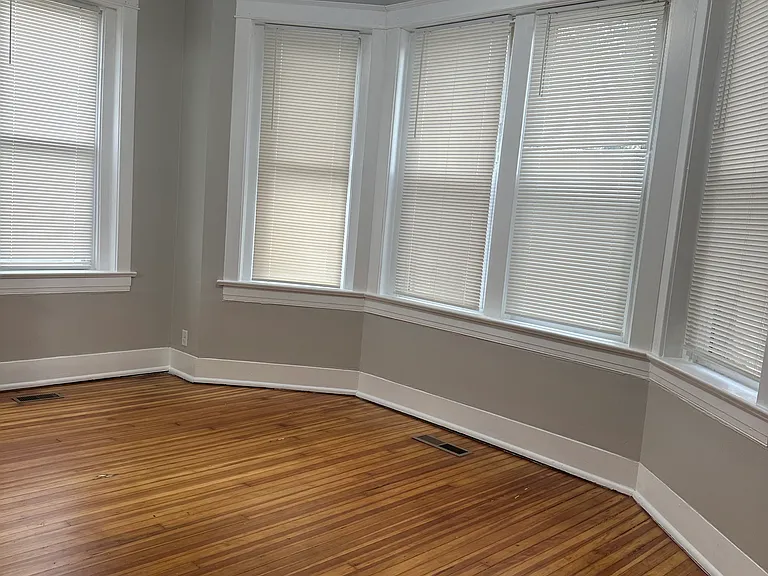 149 Vernon Ave #3 — Photo 5