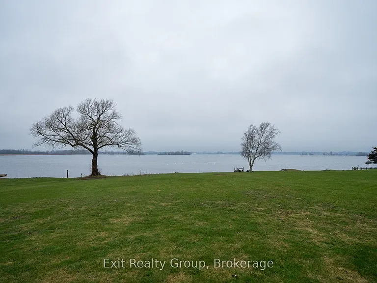 217 Massassauga Rd — Photo 4