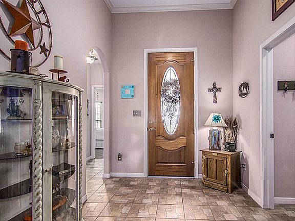 3rd image of 1906 S Everglades Dr