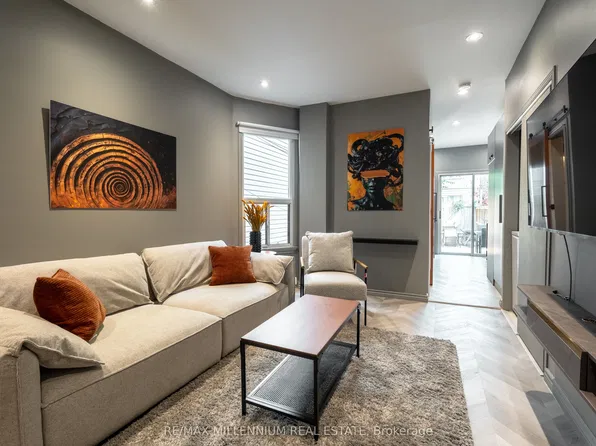 797 Pape Ave, Toronto, ON M4K 3T2