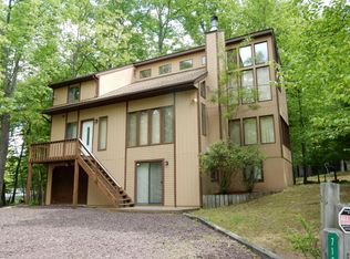 7103 Oakland Ter, East Stroudsburg, PA