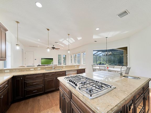 3rd image of 7612 160th Lane N