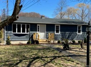 25 Atwood Rd, Woodbury, CT 06798