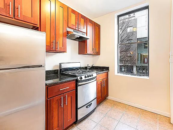 4th image of 129 Avenue C APT 4B