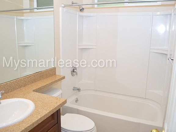 3rd image of 1451 W Marshall Blvd
