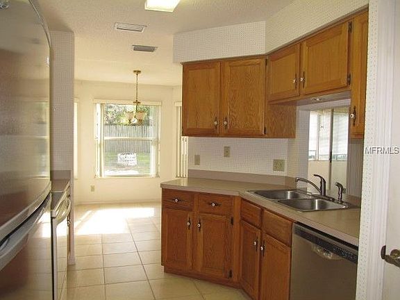 4th image of 28 Bougainvillea Dr