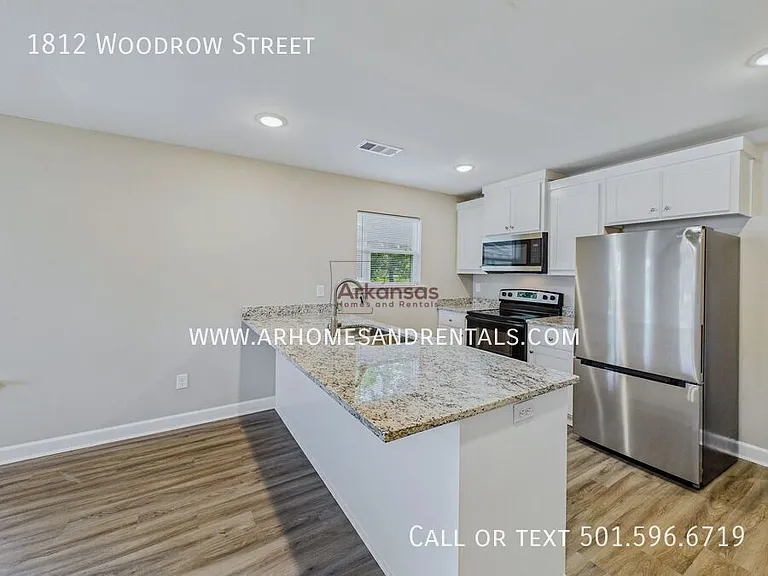 1812 S Woodrow St — Photo 5