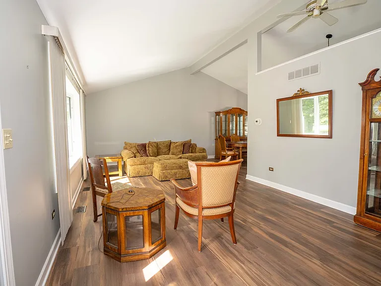 16409 Winding Creek Rd — Photo 2