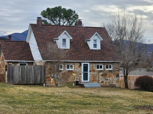 213 N Bruffey St, Salem, VA 24153