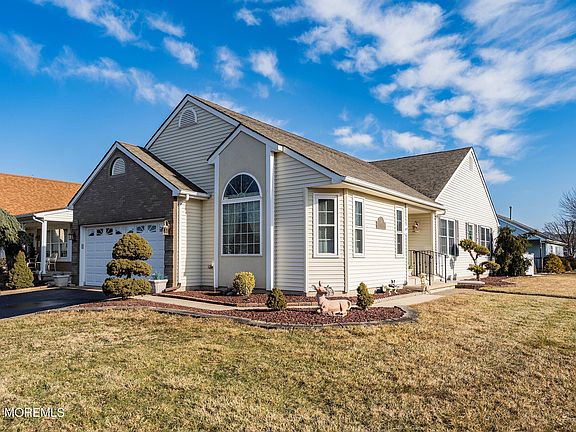 4th image of 28 Cohansey Drive