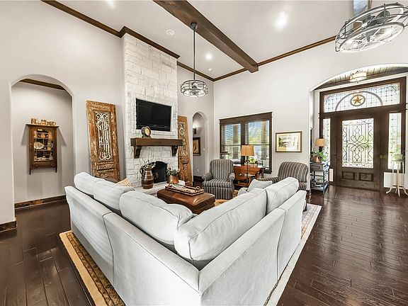 4th image of 5057 Vintage Oaks Ct