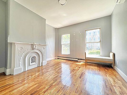 1st image of 60 Vernon Ave #2