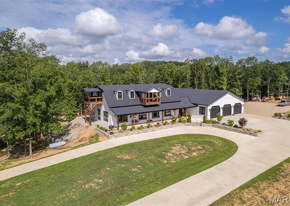 1st image of 835 Monday Ln