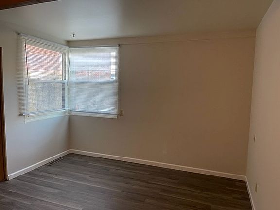 3rd image of 101 W Park St #101